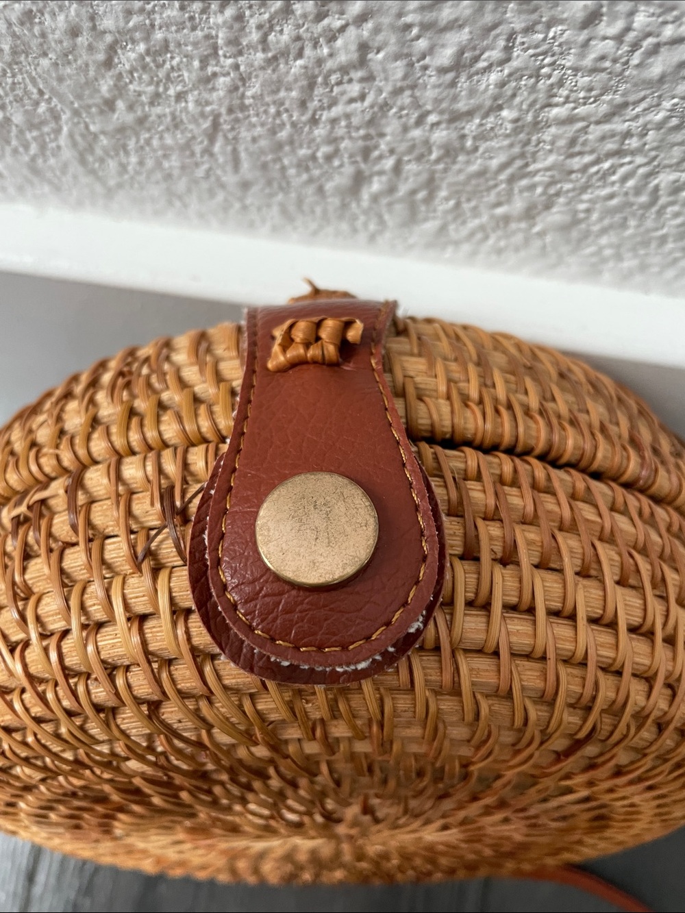 Round Woven Crossbody Bag in Natural Brown - Picture 3 of 6